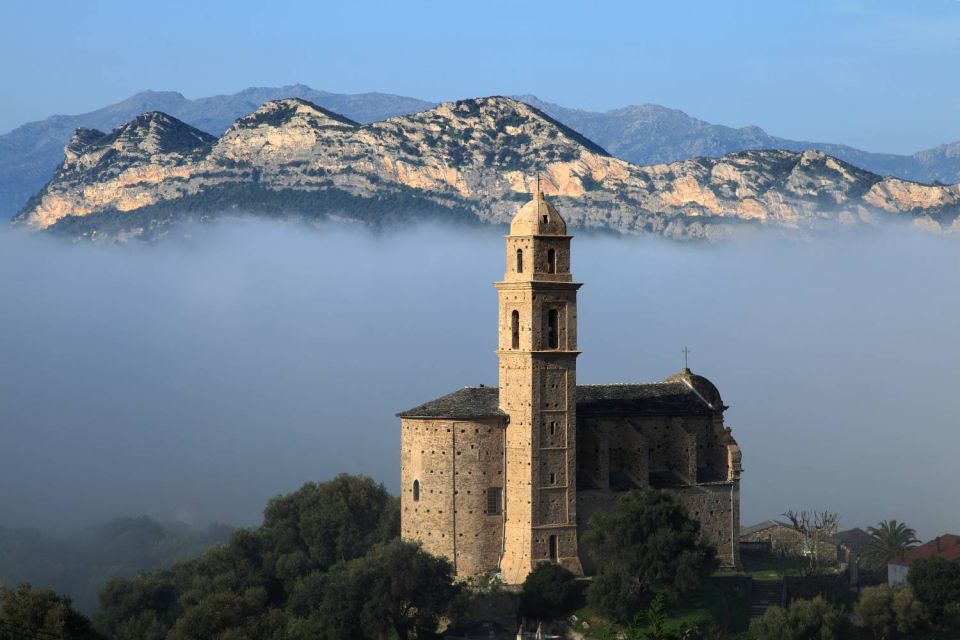 Église de Patrimonio brume