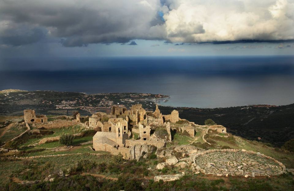 Le village abandonné d'Occi près de Lumio