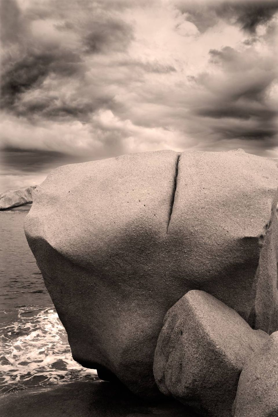 Rocher dans la baie de Calvi - 3