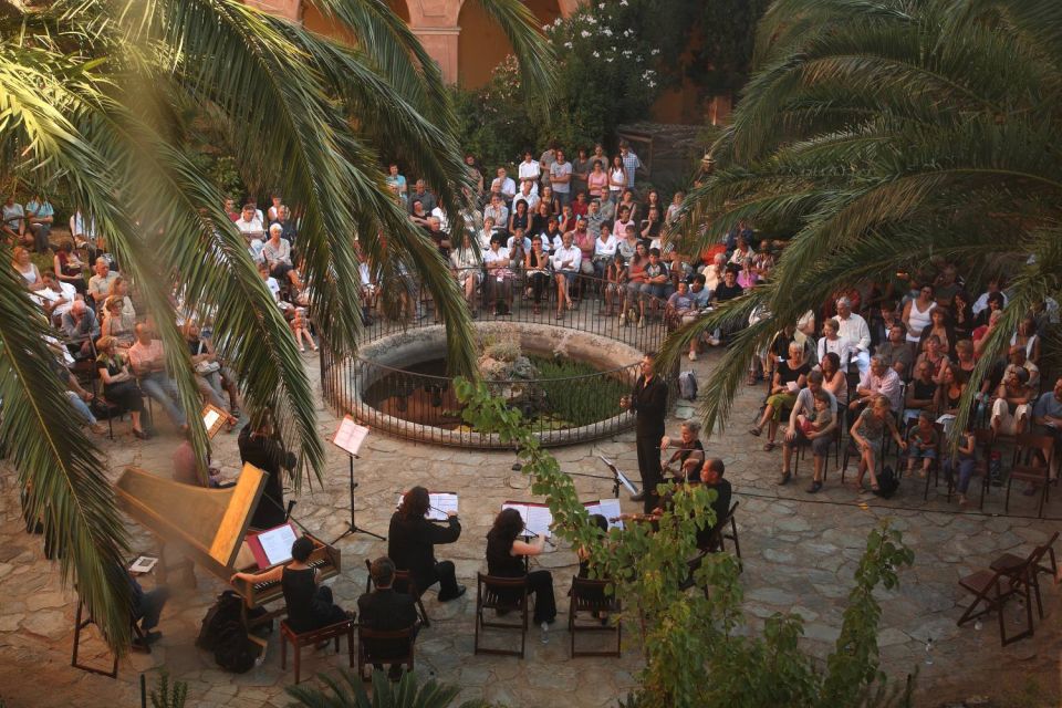 Concert dans le cloitre du monastère de Corbara