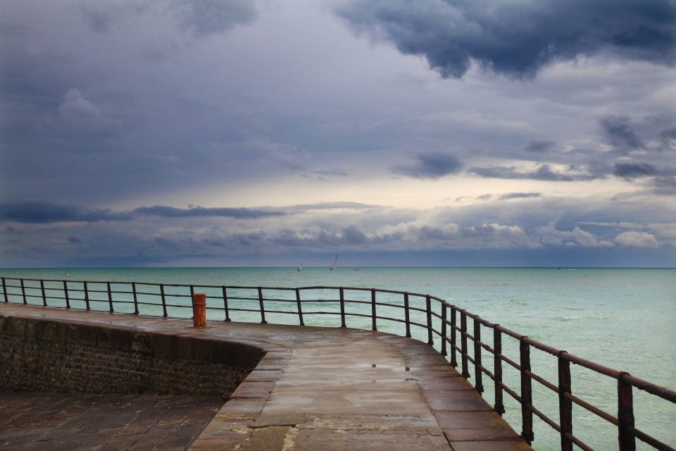 Digue devant la mer - Le Tréport