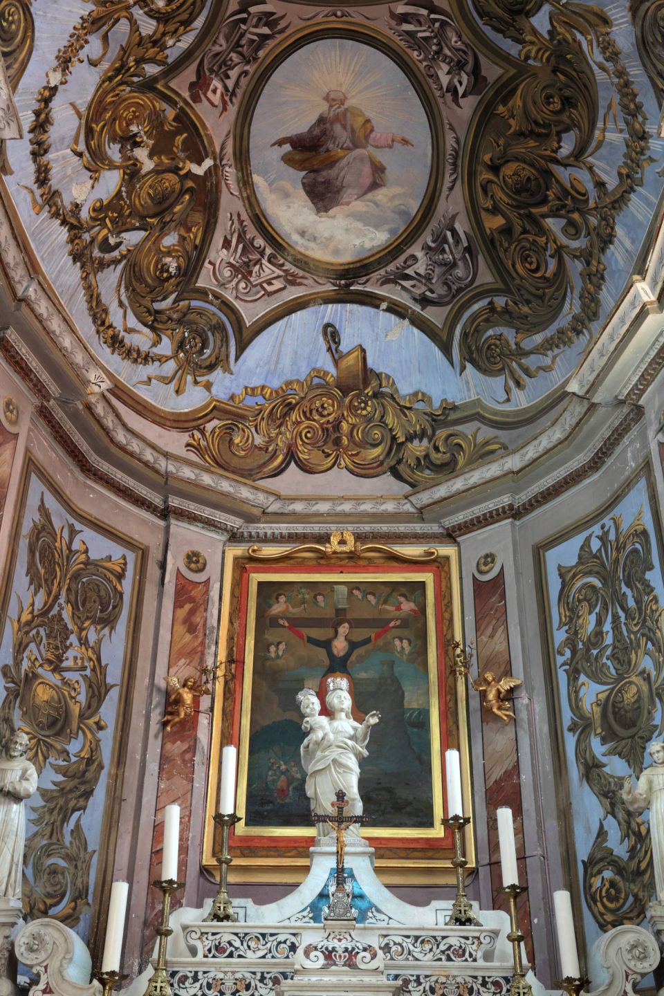 Intérieur église baroque à Nonza - Cap Corse