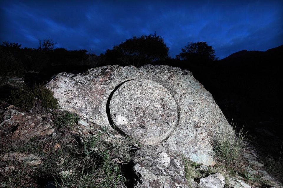 Meule taillée abandonnée avant son achèvement