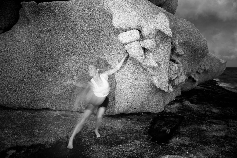 Céline la danseuse dans les rochers