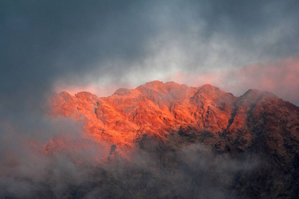 Montagnes rouges le soir